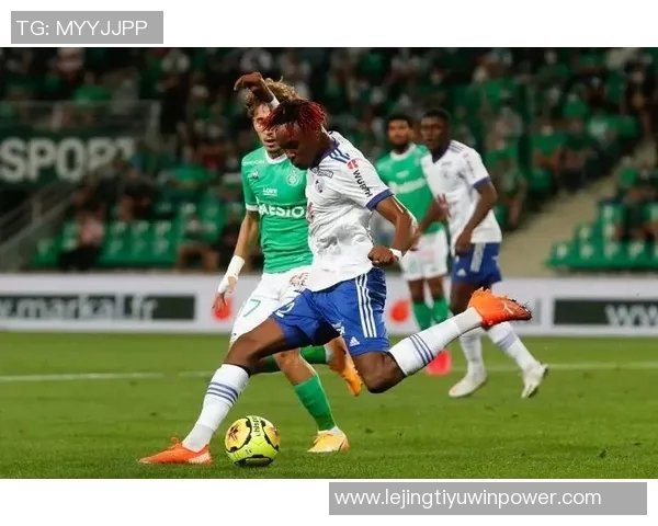 拉斯帕多里谈意大利逆境反弹孔蒂西蒙尼的严格训练助力目标实现